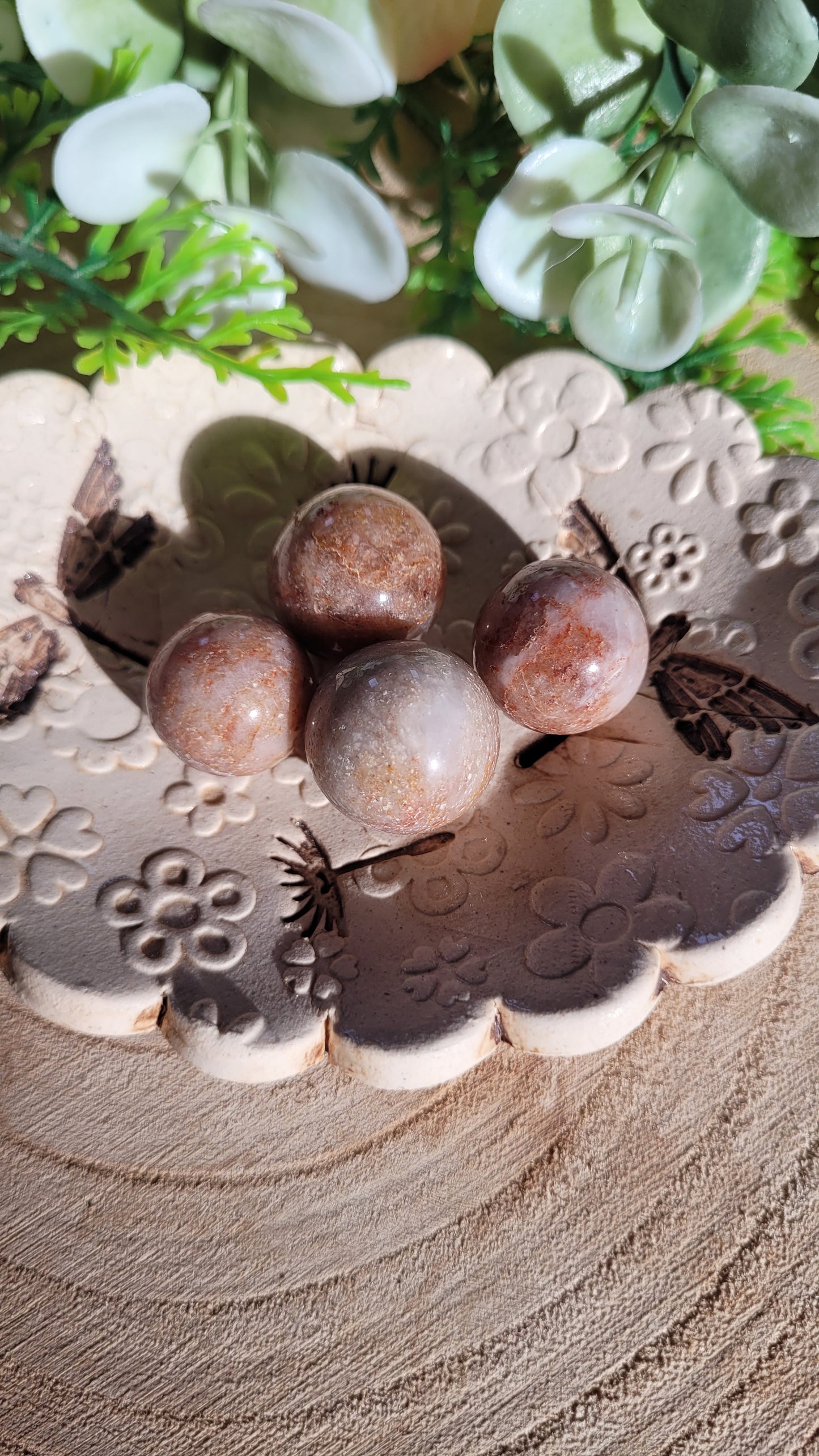 Braun/Creme  Gartenquarz Kugel