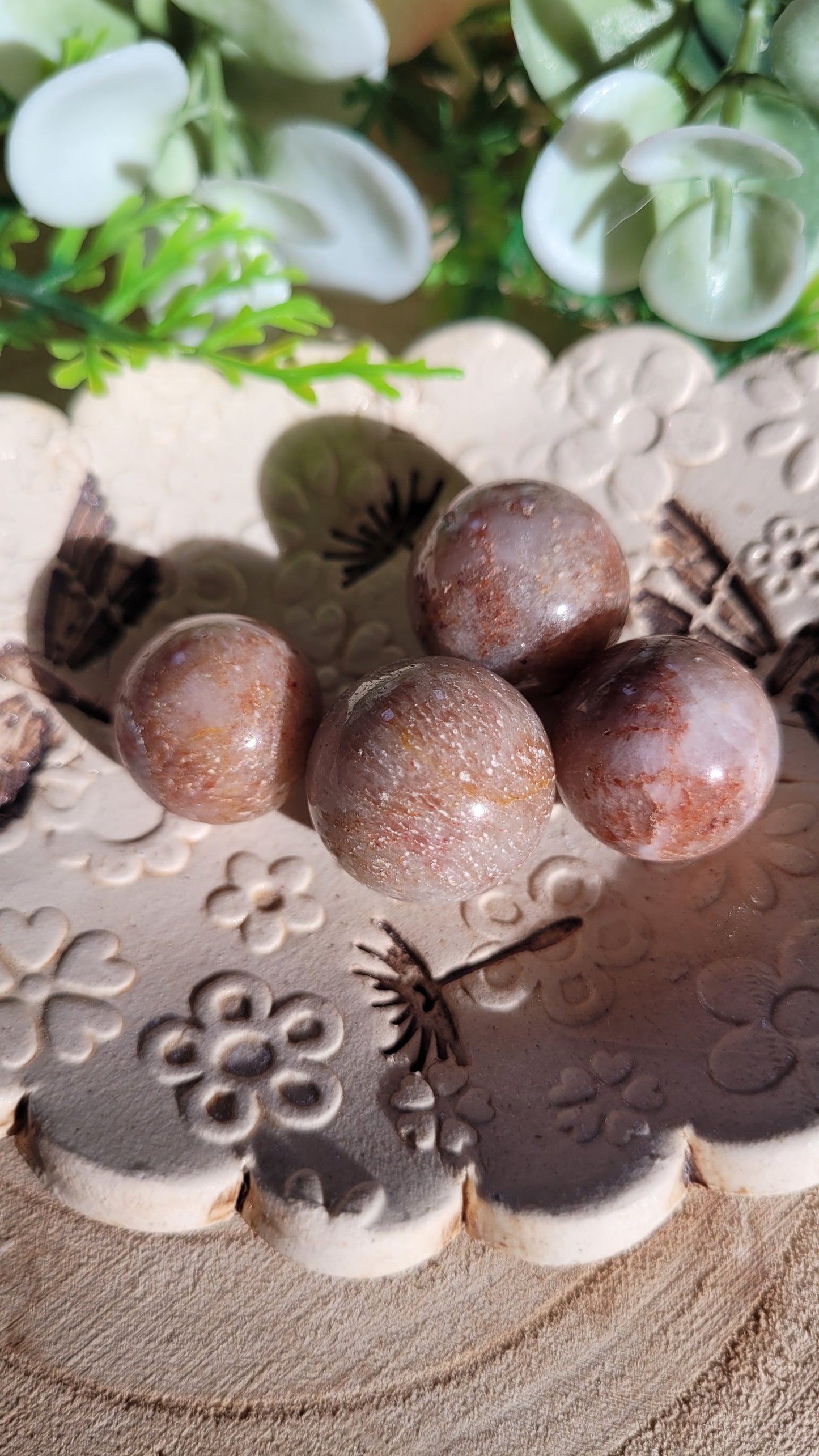 Braun/Creme  Gartenquarz Kugel